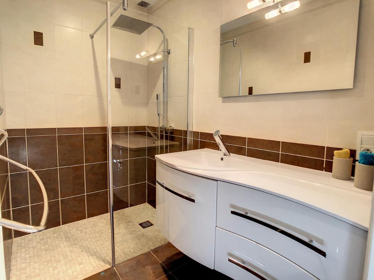 3 Bedrooms Villa Near Cannes - Pool & Jacuzzi - Sea View Mandelieu Eksteriør billede