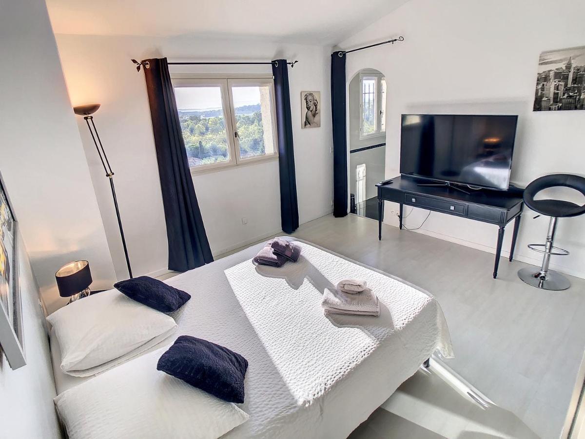3 Bedrooms Villa Near Cannes - Pool & Jacuzzi - Sea View Mandelieu Eksteriør billede