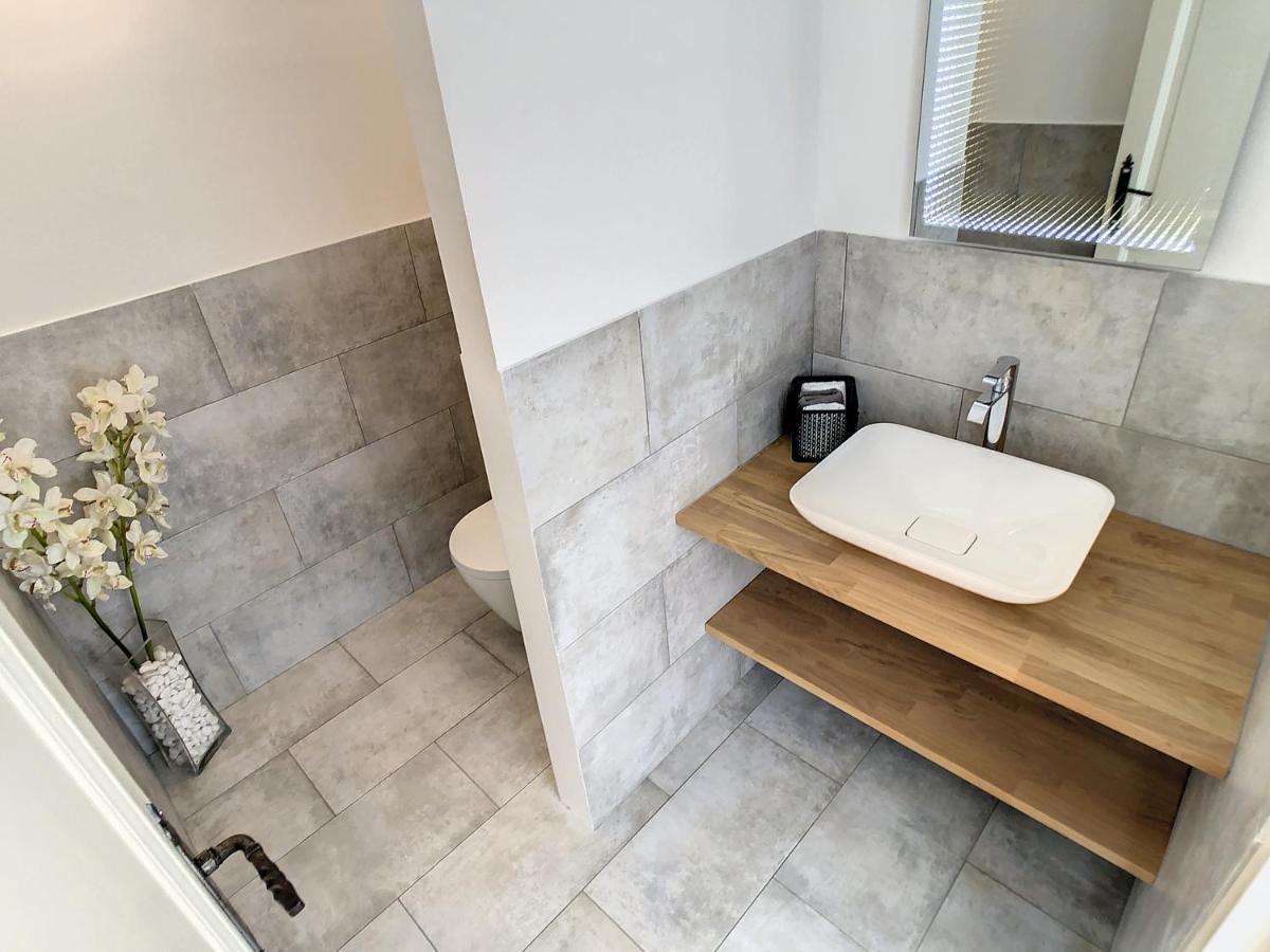 3 Bedrooms Villa Near Cannes - Pool & Jacuzzi - Sea View Mandelieu Eksteriør billede