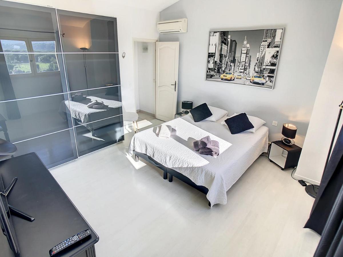 3 Bedrooms Villa Near Cannes - Pool & Jacuzzi - Sea View Mandelieu Eksteriør billede
