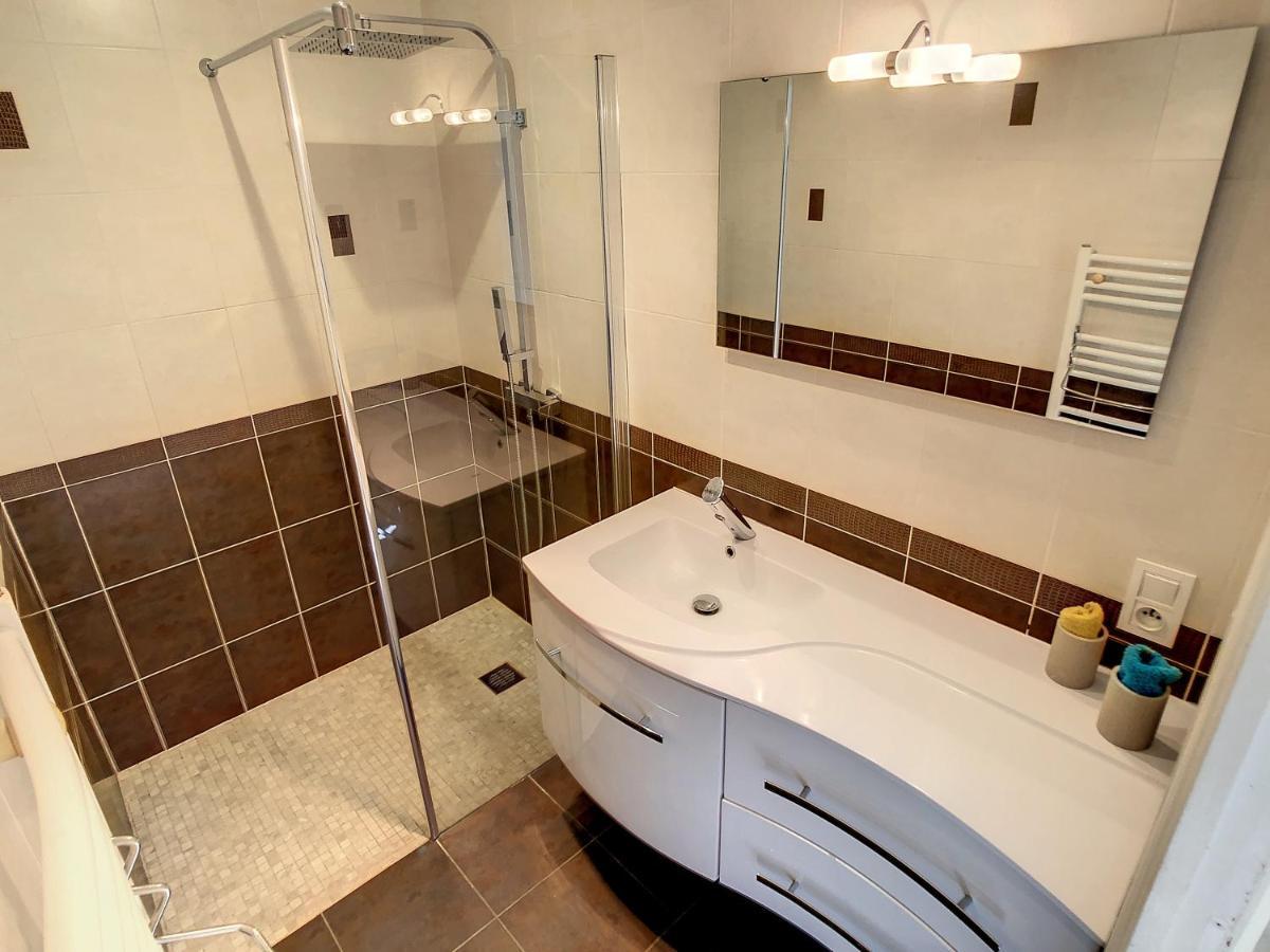 3 Bedrooms Villa Near Cannes - Pool & Jacuzzi - Sea View Mandelieu Eksteriør billede