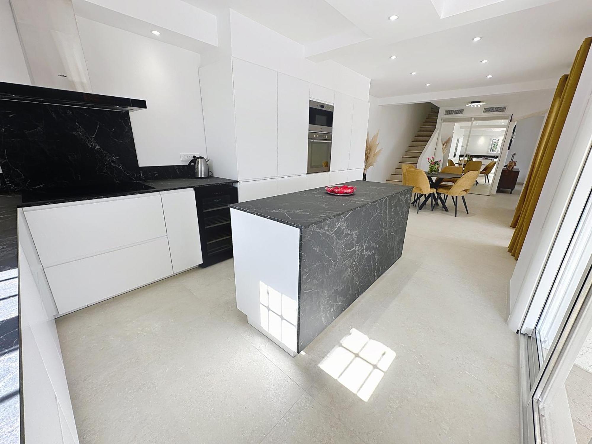 3 Bedrooms Villa Near Cannes - Pool & Jacuzzi - Sea View Mandelieu Eksteriør billede