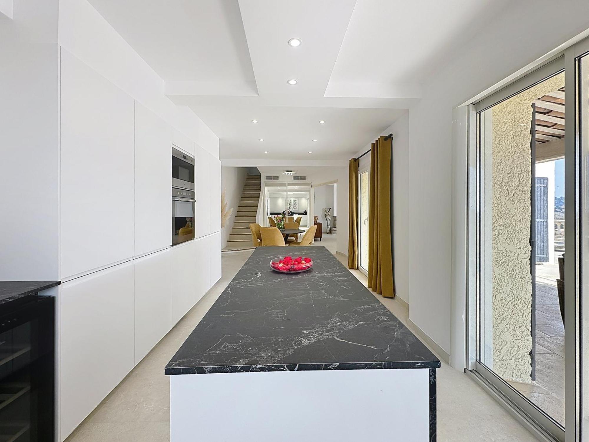 3 Bedrooms Villa Near Cannes - Pool & Jacuzzi - Sea View Mandelieu Eksteriør billede