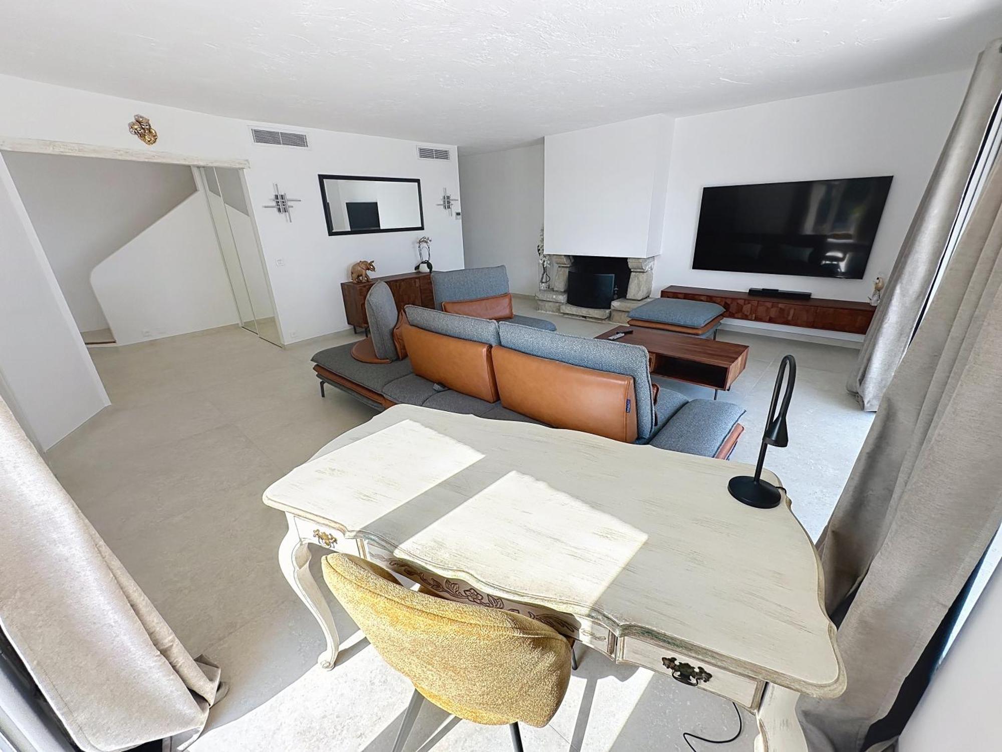 3 Bedrooms Villa Near Cannes - Pool & Jacuzzi - Sea View Mandelieu Eksteriør billede
