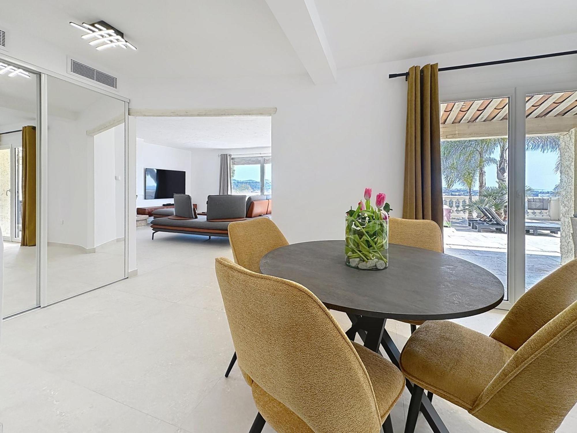3 Bedrooms Villa Near Cannes - Pool & Jacuzzi - Sea View Mandelieu Eksteriør billede