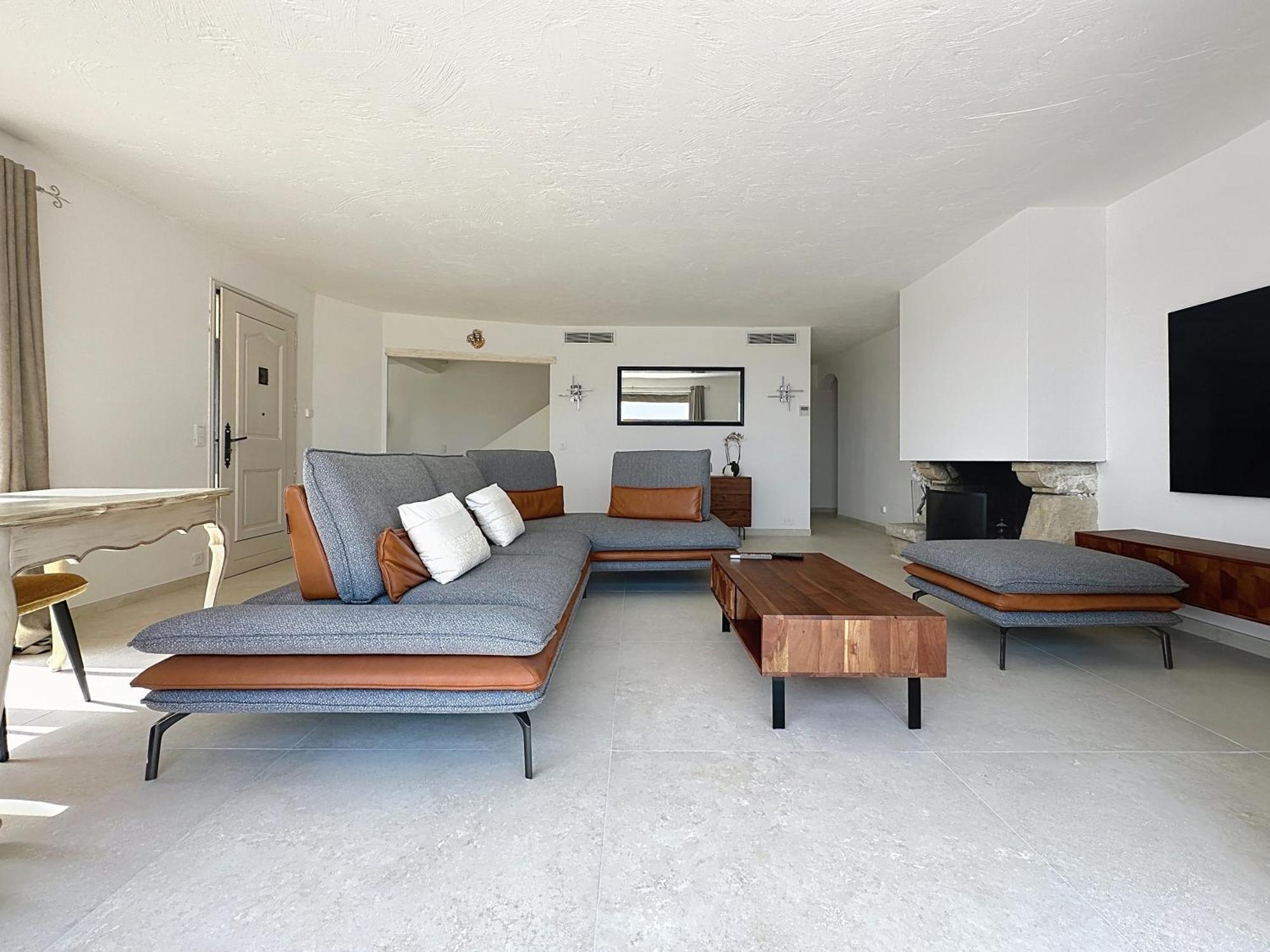 3 Bedrooms Villa Near Cannes - Pool & Jacuzzi - Sea View Mandelieu Eksteriør billede